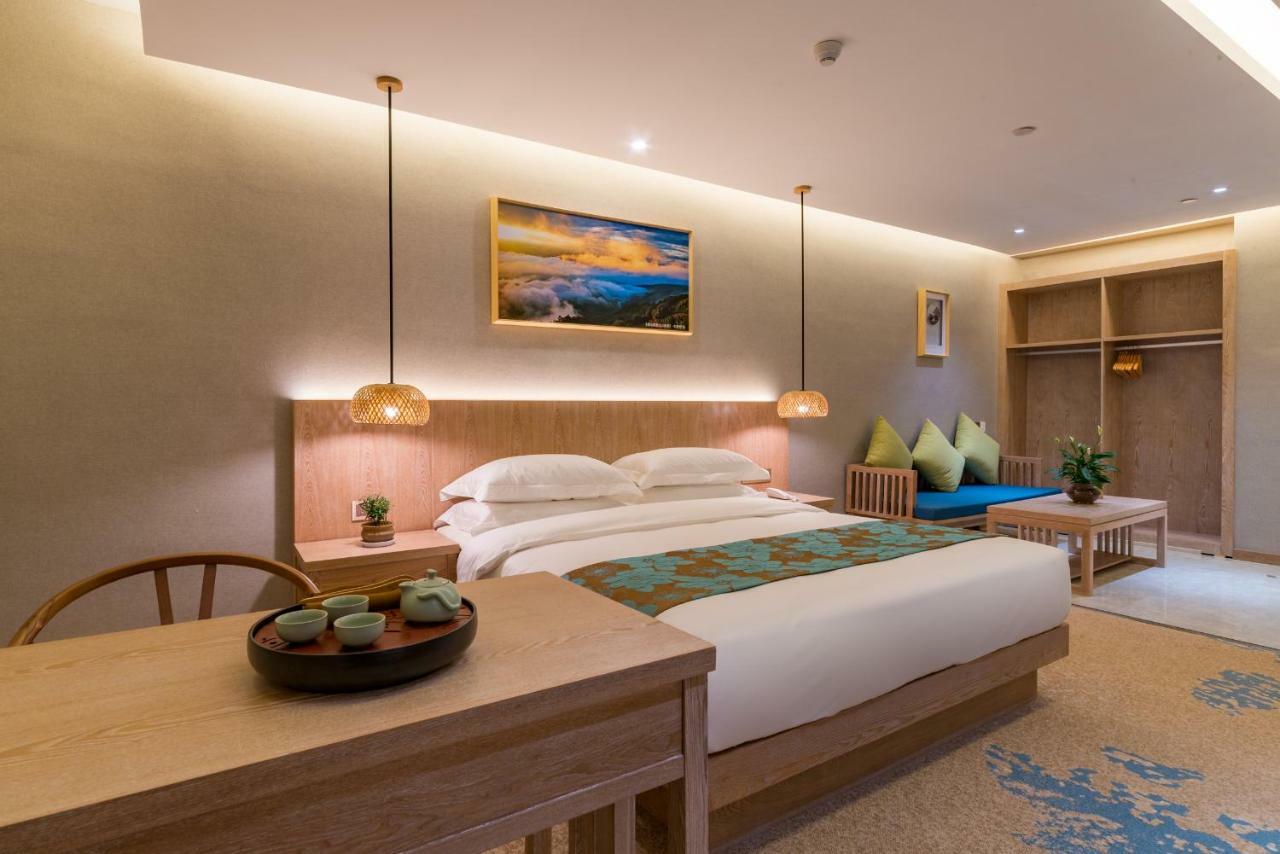Yunxianju Tea Culture Theme Hotel Kunming Exterior photo